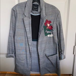 Embroidered blazer